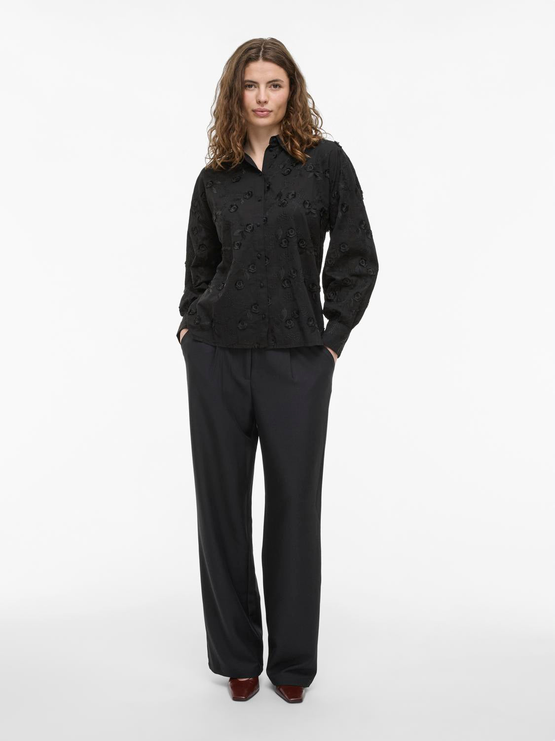 model_shot-front_full